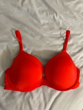 Victoria’s Secret BioFit red demi push up bra size 36D